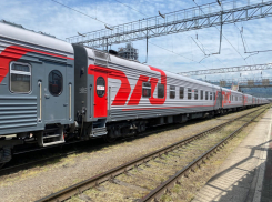 Поезда и самолеты к Черному морю задержали: всё из-за обломков беспилотников