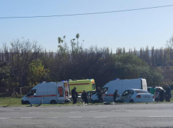 Скорые, реанимации: жесткая авария произошла под Новороссийском 