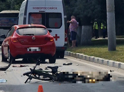 «Опель» насмерть сбил курьера: новые подробности жуткой аварии в Новороссийске 