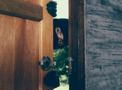 Ваза выше совести: новороссиец обчистил комнату в коммуналке 