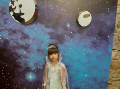 «Снежная королева» Катя Рашевская демонстрирует новогодний образ