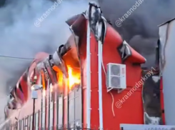 Сгорел полностью, люди в шоке: в Краснодаре будут расследовать крупный пожар в «Светофоре»