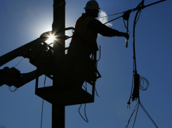 Город погружается во тьму: свет отключили ещё на нескольких улицах Новороссийска