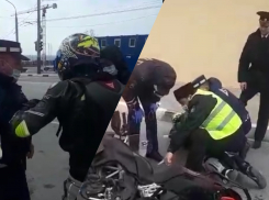 Появилось видео задержания мотоциклиста на въезде в Новороссийск