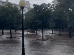 Град, ливень и смерчи: Краснодарский край оказался во власти стихии 