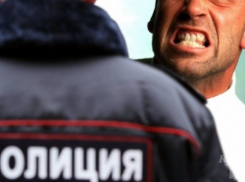 «След» на севере России: новороссиец укусил полицейского из Омска 