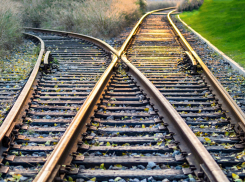 Под Новороссийском поезд насмерть сбил 10-летнюю девочку на глазах у отца