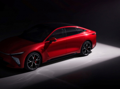 EXEED EXLANTIX ES стал одним из первых электромобилей, соответствующих новым стандартам безопасности аккумуляторных батарей