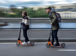 Иномарка сбила самокат с детьми в Новороссийске: до чего доводит безответственность 