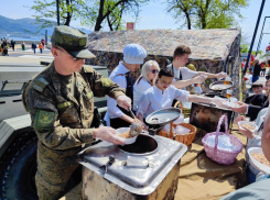 «Солдатский привал» развернулся в самом центре Новороссийска