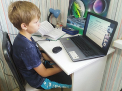 Сразу три класса в новороссийских школах отправили на карантин