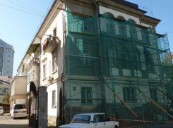 - Ремонт будем делать однозначно! – пообещал глава Новороссийска Игорь Дяченко