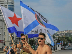 «Хабаровск, мы с тобой», - на день ВМФ новороссиец поддержал митингующий Дальний Восток