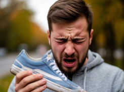 Видел кроссовки? А их нет! Как москвич «надул» новороссийца через обувь