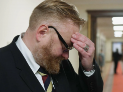 Виталий Милонов снова раскритиковал женщин: депутат хочет посадить моделей за кассы магазинов