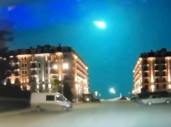 Огненный шар пролетел над Новороссийском: у Черноморского побережья разрушился метеорит