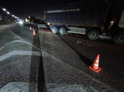 Под колесами большегруза погиб мотоциклист: подробности страшной аварии в Новороссийске 