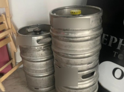 В Новороссийске изъяли 105 литров незаконного алкоголя и «прикрыли» 10 торговых точек