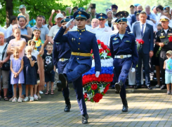 Ордена Мужества, эффектные выступления и каша: как Новороссийск отметил День ВДВ