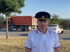 Жуткое ДТП: на трассе Анапа-Новороссийск КамАЗ въехал в легковушку