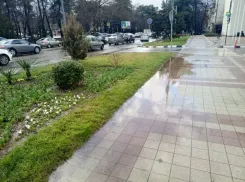 Зонтики далеко не убираем: в Новороссийске погода продолжит хмуриться