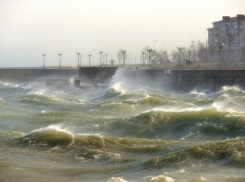 Шторм, ливни и грозы: на Новороссийск надвигается стихия 