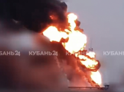 Взрыв произошел на нефтебазе в Краснодарском крае: пожар продолжается 