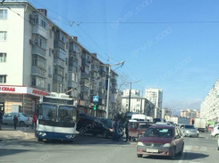 Знатная пробка собралась в центре Новороссийска