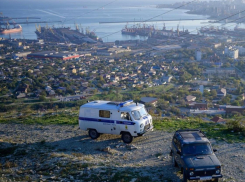 В горах Новороссийска нашли труп повешенного мужчины