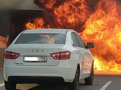 Мощный пожар в Цемдолине: чьи мусорные баки сгорели дотла 