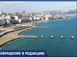 «Пришлось шлепать черти куда»: новороссийцы возмущены отсутствием магазинов на пляже