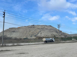 В Новороссийске уже неделю горит мусорный полигон: что известно к этому часу 