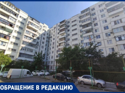 Новороссийцы застревают в «экспериментальных» лифтах по несколько раз на день