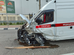 Массовое ДТП со скорой в Новороссийске —  пострадали пациент и водитель