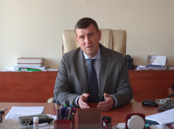 Руководитель налоговой инспекции Новороссийска поздравил коллег с праздником