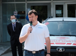 АО «Черномортранснефть» подарило автомобили повышенной проходимости больницам