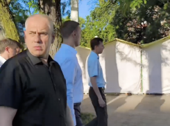 Глава Новороссийска против палаток на Парковой аллее