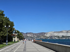 Отдыхать у Чёрного моря едут сюда: Новороссийск стал лидером по числу прироста туристов