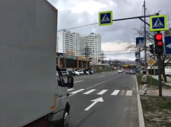 В Новороссийске в районе «Мамайки» заработал светофор