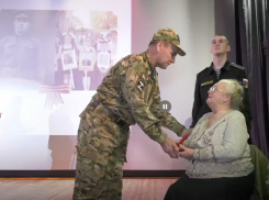 «Дорога домой» длиною в 80 лет: Новороссийские поисковики передали Орден Красной Звезды дочери фронтовика