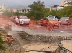 Жителей первых этажей чуть не сварили заживо: в Новороссийске затопило подвал жилого дома кипятком