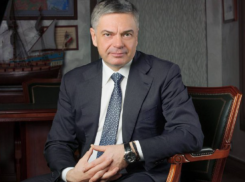 Новороссийский бизнесмен Сергей Шишкарев принимает поздравления