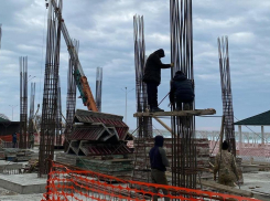 Прокуратура выявила нарушения строительства гостиницы на пляже в Широкой Балке