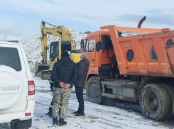 «Свалка как новогодняя ёлка!» - мусорный полигон в Новороссийске продолжает тлеть 