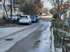 Счастье закончилось быстро: у жительницы Новороссийска снова «газировка» вместо воды