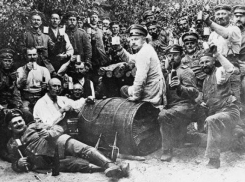 Календарь: в Новороссийске застраховались от тифа