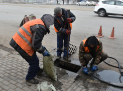 В Новороссийске продолжают ремонт ливневок 