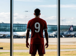 Открытию аэропорта в Геленджике рады туристы и футболисты 