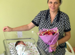 Родила в тринадцатый раз. Недалеко от Новороссийска многодетная мать ставит рекорды рождаемости