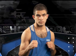 Новороссийские предприниматели наградили боксёра Тенгиза Котояна за победу в первенстве России по боксу 